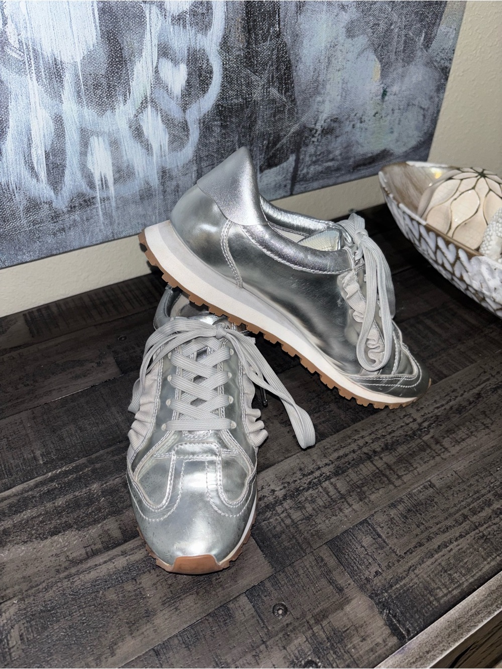 Tory Sport Ruffle Trainer Women's SZ 8.5 - Picture 5 of 11
